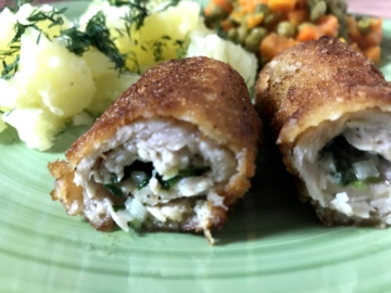 Cutlet de Volaille with Potatoes, Carrots and Peas